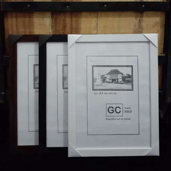 Frame Foto Kayu Uk. 12R